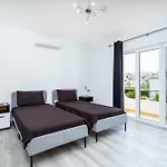 Villa Large - Private Pool - 6 Bedrooms *