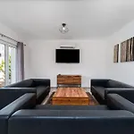 Large - Private Pool - 6 Bedrooms אלבופיירה