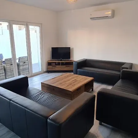 别墅 Large - Private Pool - 6 Bedrooms