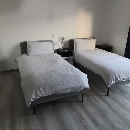 Βίλα Large - Private Pool - 6 Bedrooms *