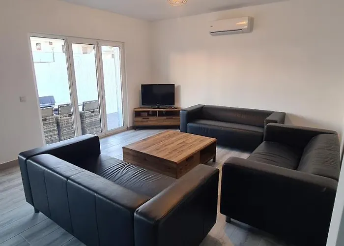 Villa Large - Private Pool - 6 Bedrooms