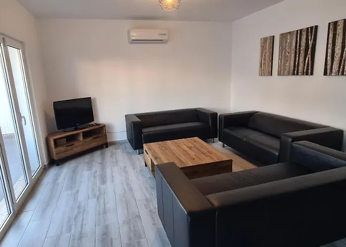 Large - Private Pool - 6 Bedrooms Villa