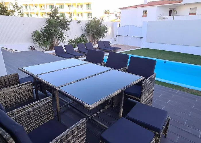 Large - Private Pool - 6 Bedrooms