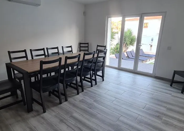 Large - Private Pool - 6 Bedrooms Villa