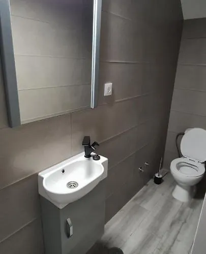 Large - Private Pool - 6 Bedrooms