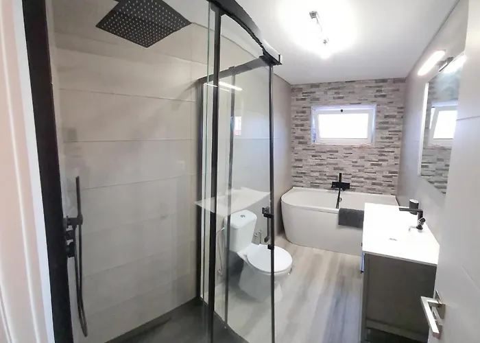 Large - Private Pool - 6 Bedrooms Albufeira