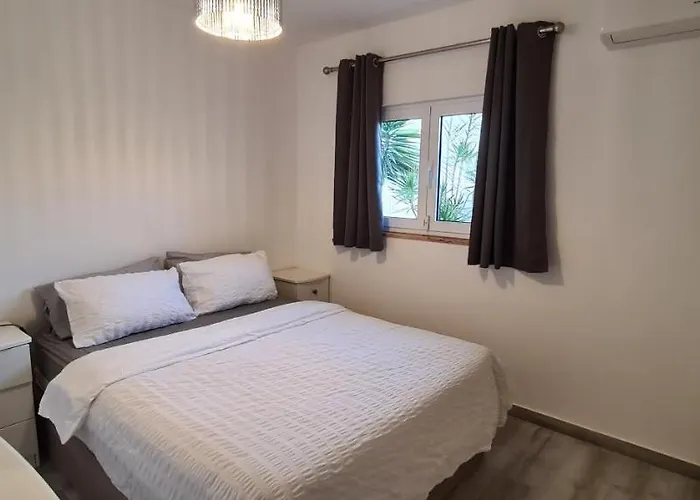 Large - Private Pool - 6 Bedrooms Albufeira