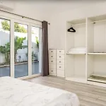 Βίλα Large - Private Pool - 6 Bedrooms *