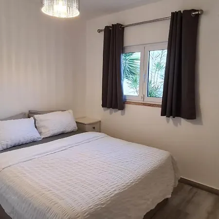 Large - Private Pool - 6 Bedrooms Αλμπουφέιρα